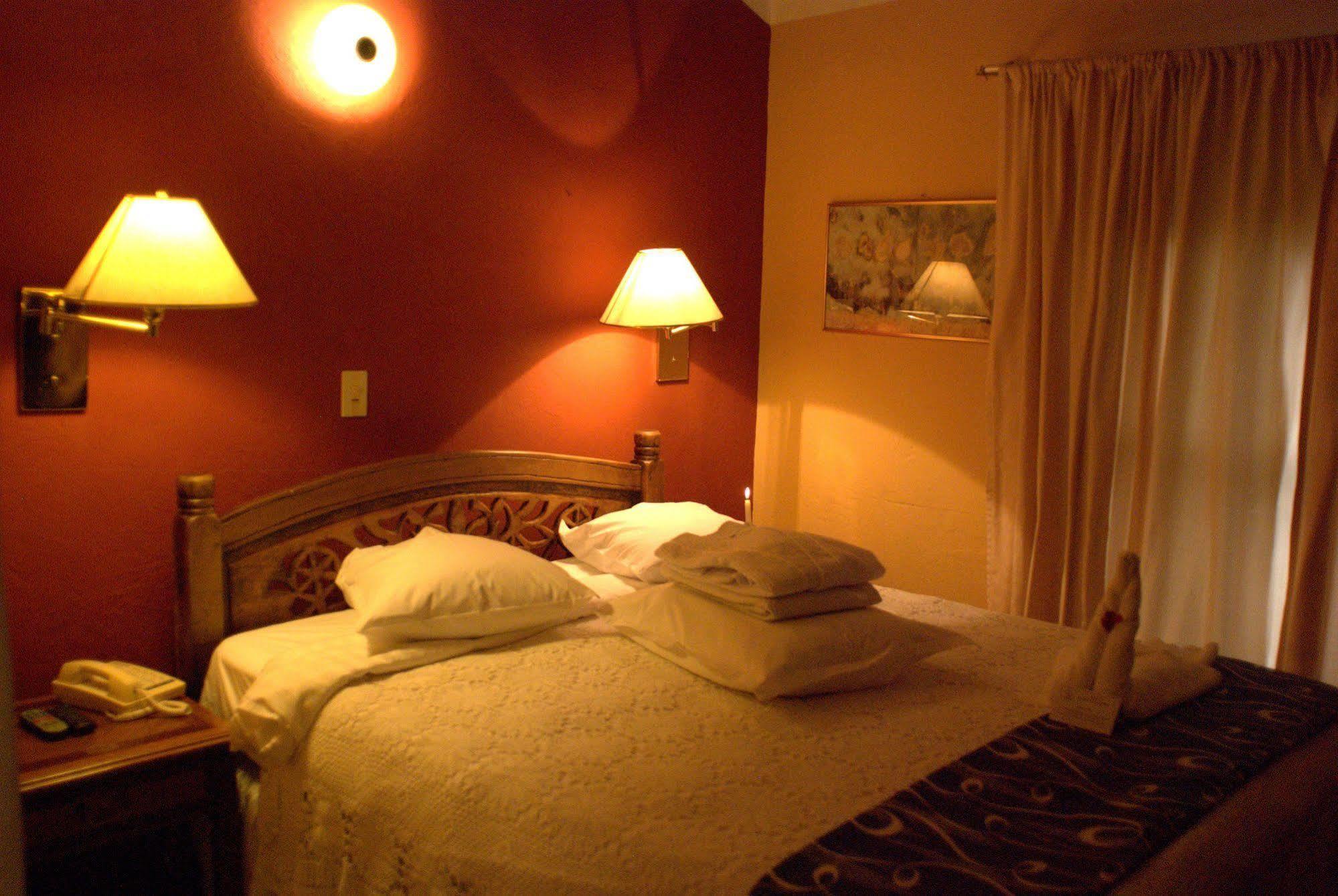 Hotel La Posada De San Antonio Вилья-де-Лейва Экстерьер фото
