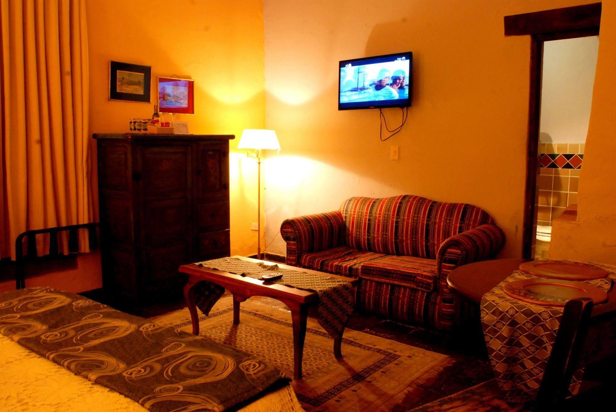 Hotel La Posada De San Antonio Вилья-де-Лейва Экстерьер фото